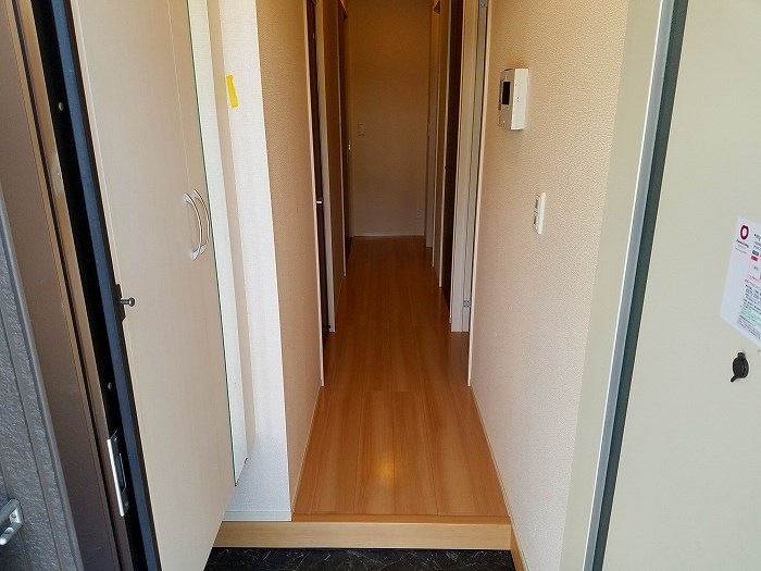 玄関　同物件別部屋参考写真です