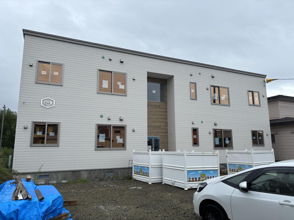 浦河町堺町東4丁目新築APの外観写真