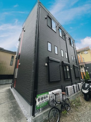 建物外観　☆黒色を基調としたスタイリッシュな外観☆