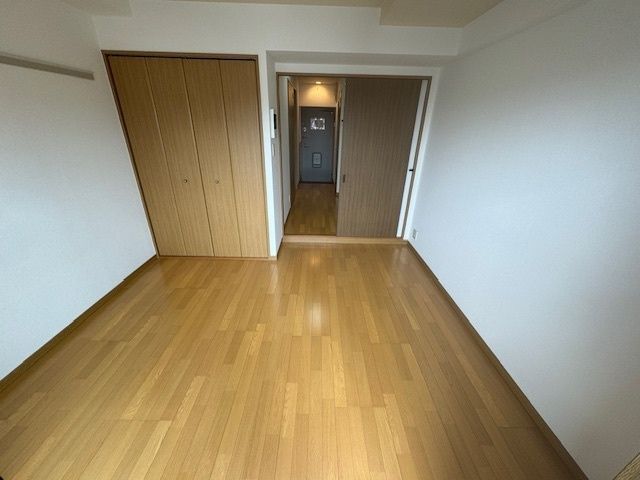 その他部屋・スペース　広くて明るい寝室