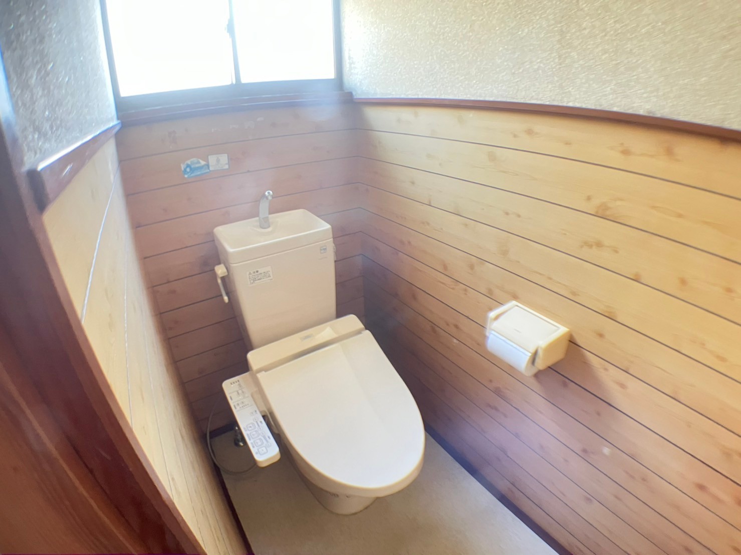 ＪＲ東北本線 塩釜駅 徒歩9分 2階建 築47年のトイレ写真