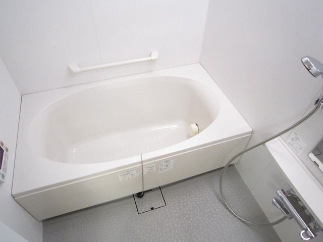 バス・シャワールーム　浴室乾燥機つきバスルーム