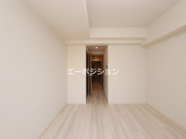 ワールドアイ難波南ポルタの居間写真