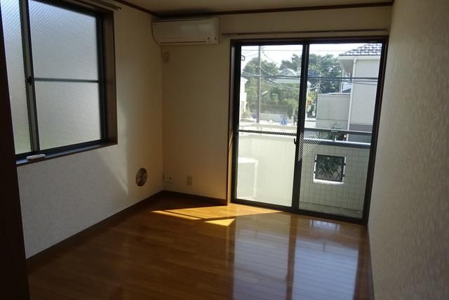 その他部屋・スペース　★2面採光の明るい角部屋です★