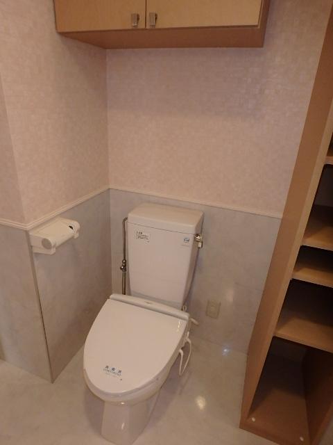 トイレ　同建物おなじ間取りの別部屋のお写真です
