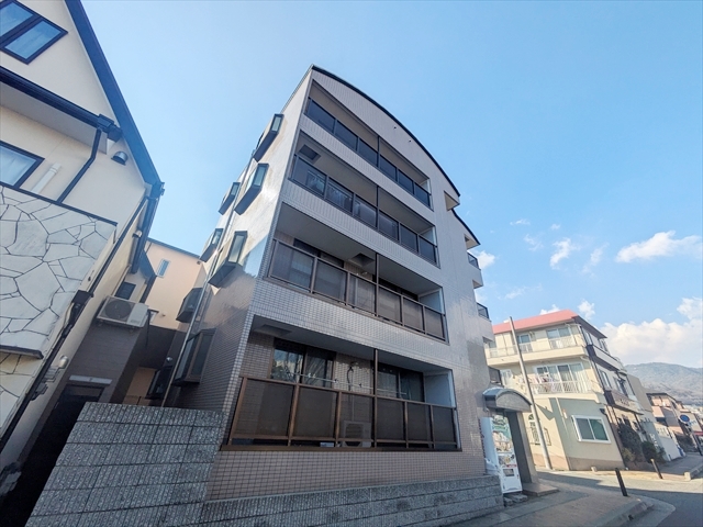 建物外観　ワンフロア1戸の独立感のある間取り