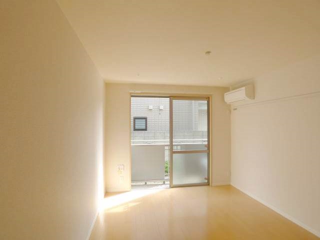 居室・リビング　南向きの明るい7.5帖のお部屋です♪