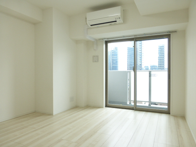 居室・リビング　内観1