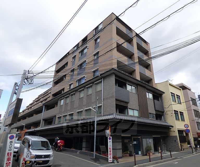 京都市下京区繁昌町のマンションの建物外観