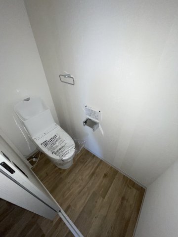 トイレ　落ち着いたトイレです（同タイプのお部屋です。現況を優先します