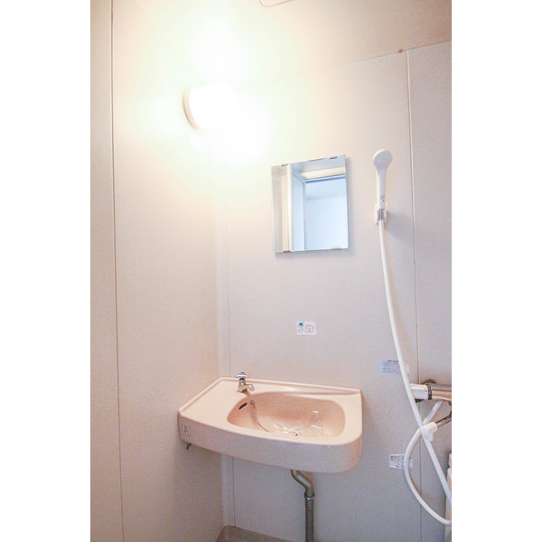 洗面設備　同じ建物の別なお部屋