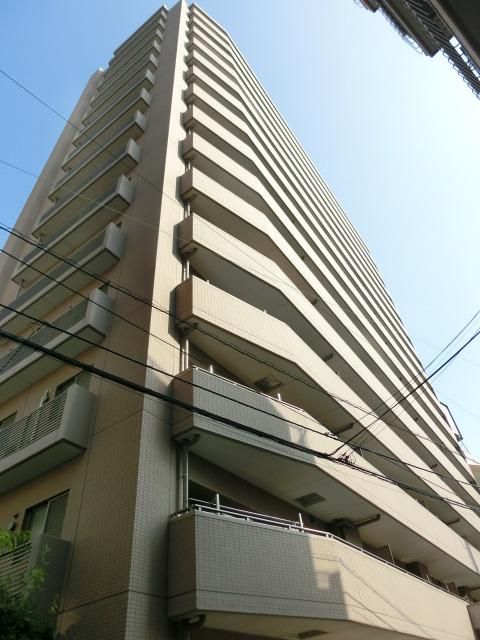 松戸市根本のマンションの建物外観