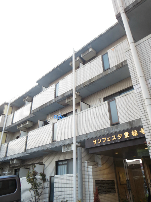 京都市東山区本町１９丁目のマンションの建物外観