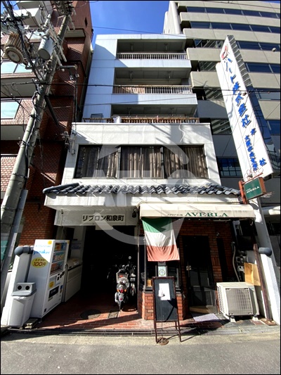 大阪市中央区和泉町のマンションの建物外観