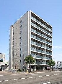 札幌市白石区北郷三条のマンションの建物外観