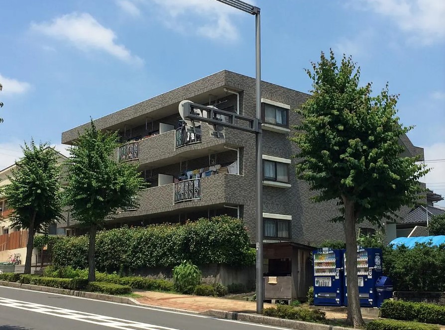 横浜市青葉区奈良のマンションの建物外観