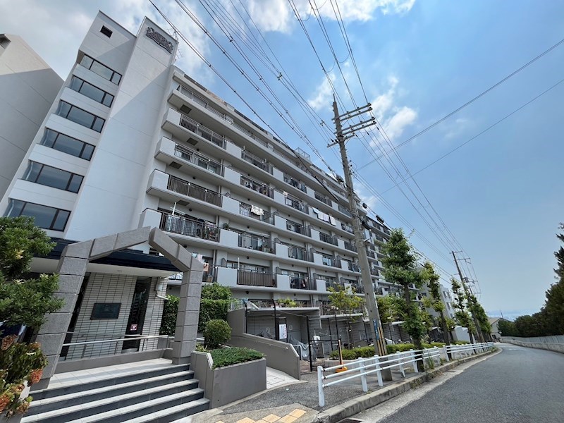 【神戸市長田区滝谷町のマンションの建物外観】