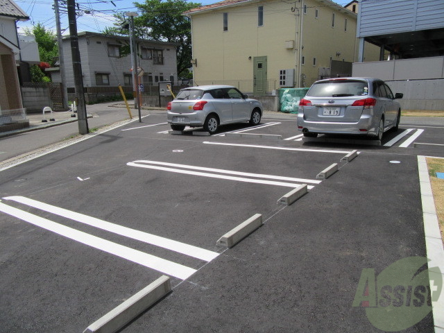 【仙台市青葉区宮町のアパートの駐車場】