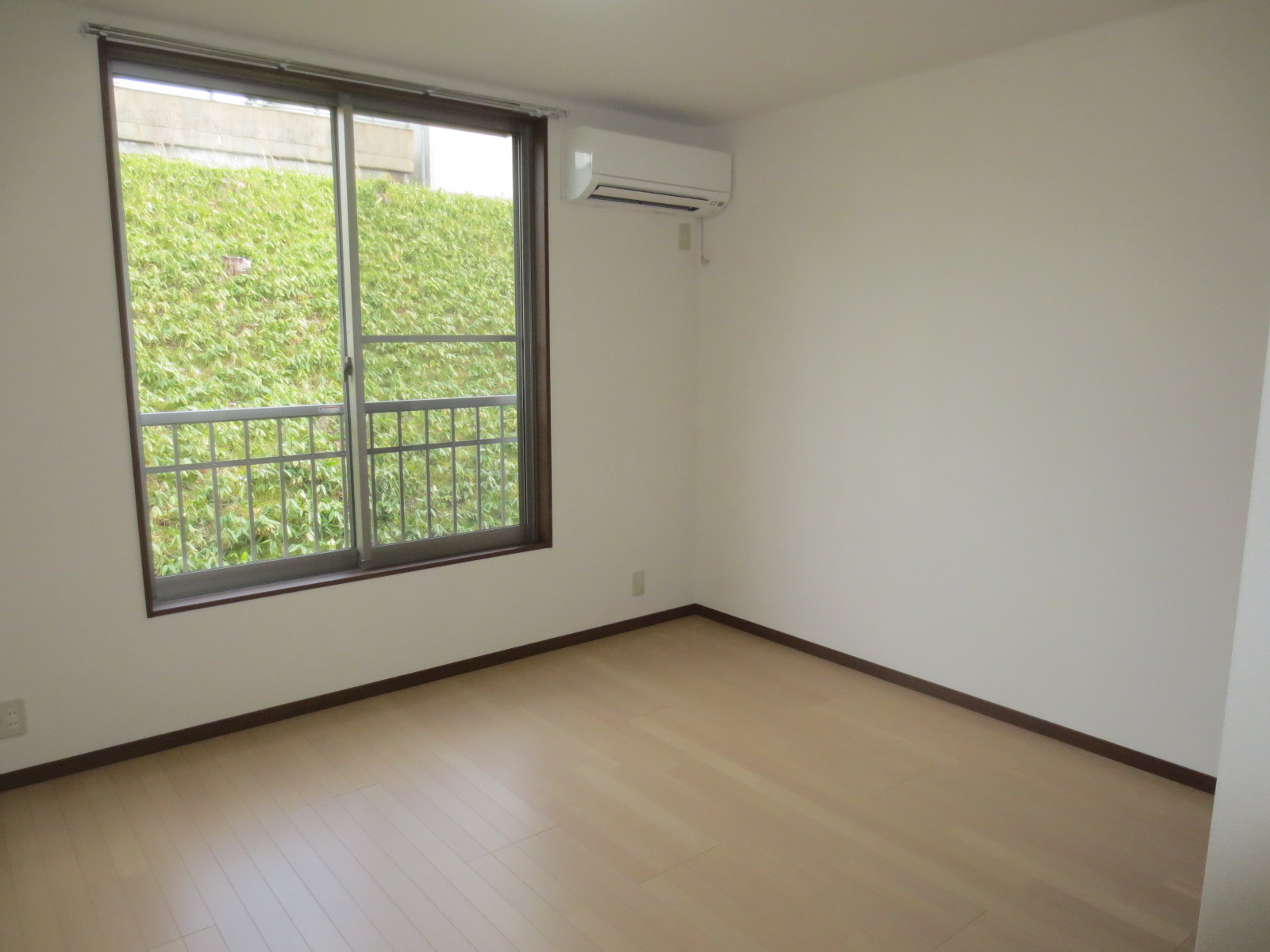 居室・リビング　2025年3月新築オール電化物件！ネット無料！独立洗面台付