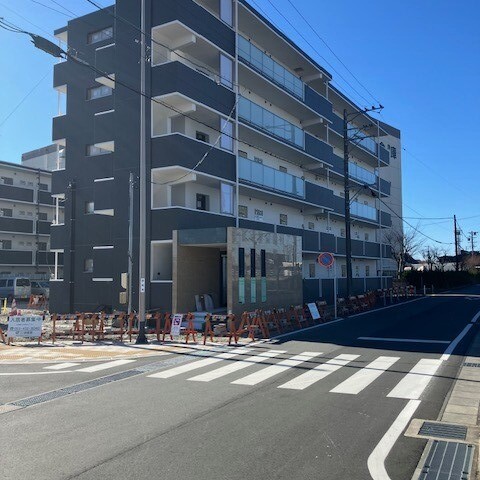 【浜松市中央区天龍川町のマンションの建物外観】