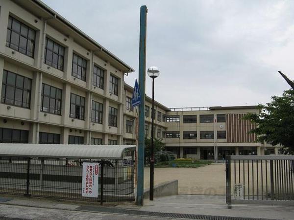 【エーデルハイム湖上平の小学校】