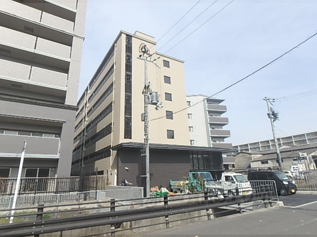 アスヴェル京都太秦４０１の建物外観