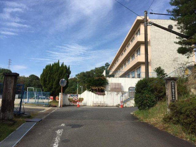 【フォーブル薬師Ａの小学校】