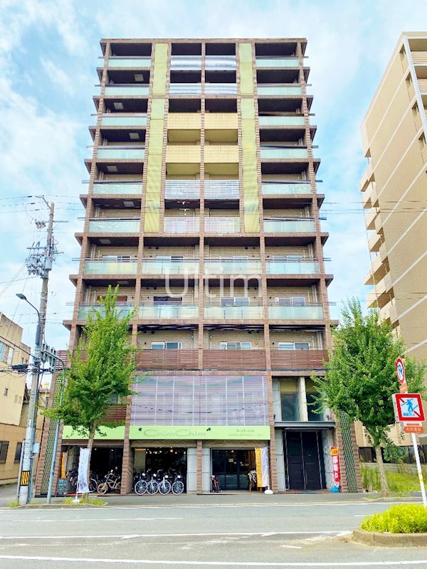 【京都市下京区西七条掛越町のマンションの建物外観】