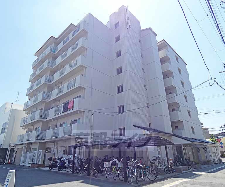 京都市左京区田中上大久保町のマンションの建物外観