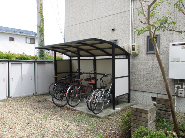 バリュージュ旭 S-弐番館の居間写真
