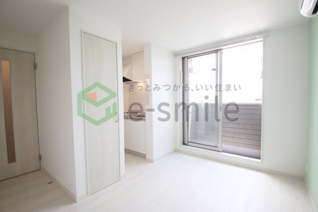 居室・リビング　こちらの居間で趣味の時間をお楽しみください