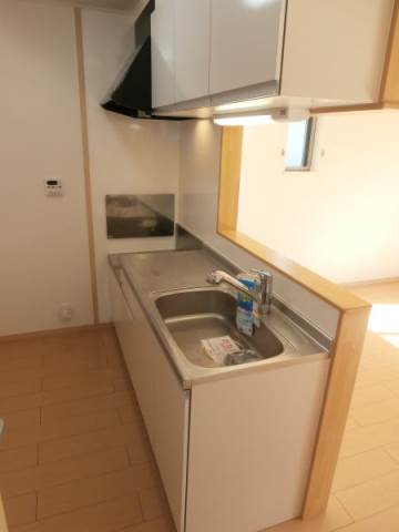 【ウエスト　カーサのキッチン】