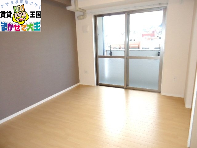 居室・リビング　室内