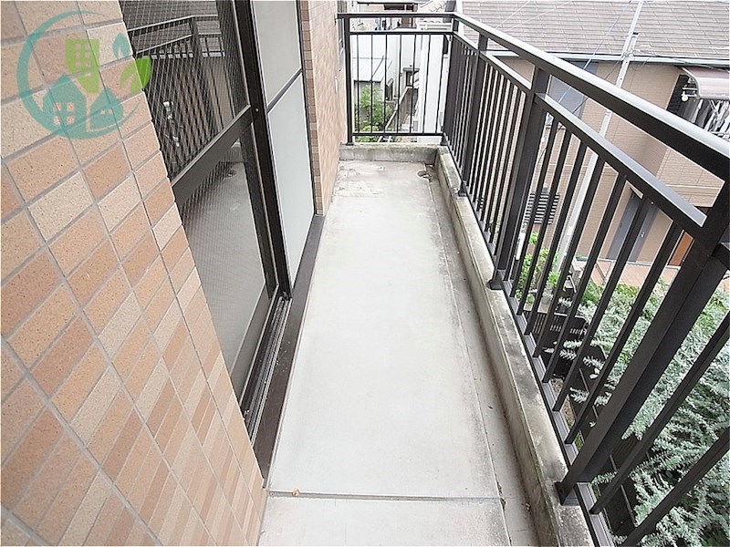 バルコニー　スリージェ壱番館(ネット無料)