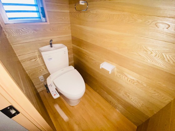 トイレ　※別号室の写真です