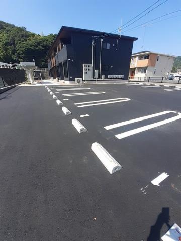 駐車場　エントランス