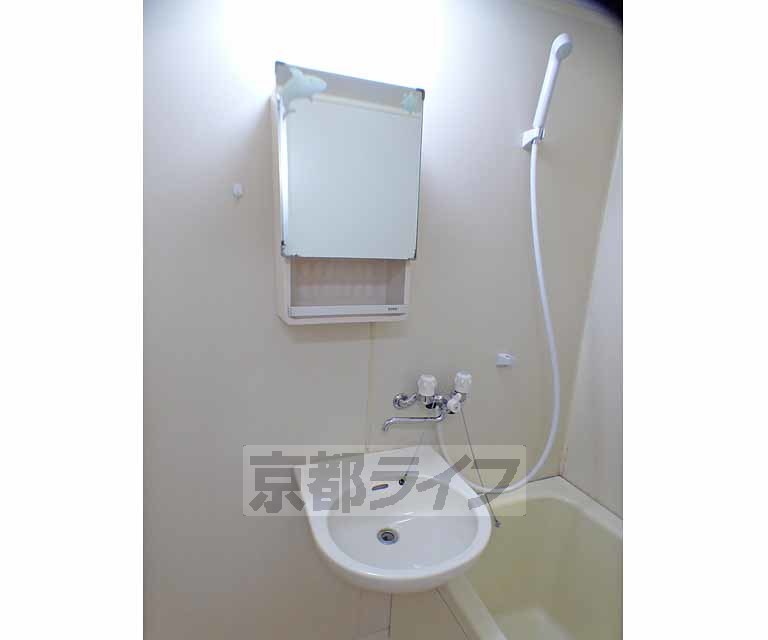 洗面設備　浴室内の洗面です。