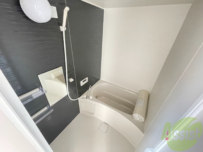 バス・シャワールーム　追い焚き機能が付いているのでいつでも温かいお風呂に入れますよ