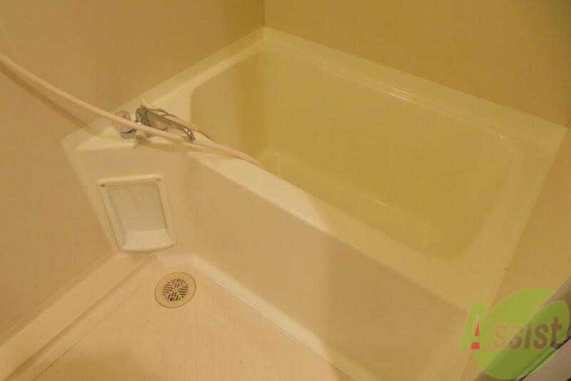 バス・シャワールーム　浴室はゆったりと浸かれるサイズ感ですね。