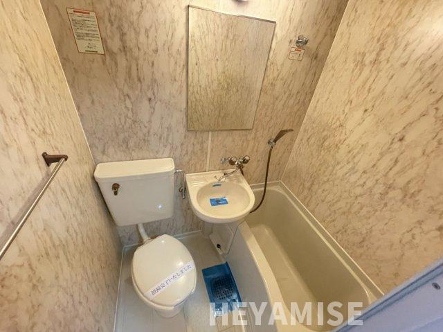 バス・シャワールーム　※同間取りの別の階のお部屋の写真です※