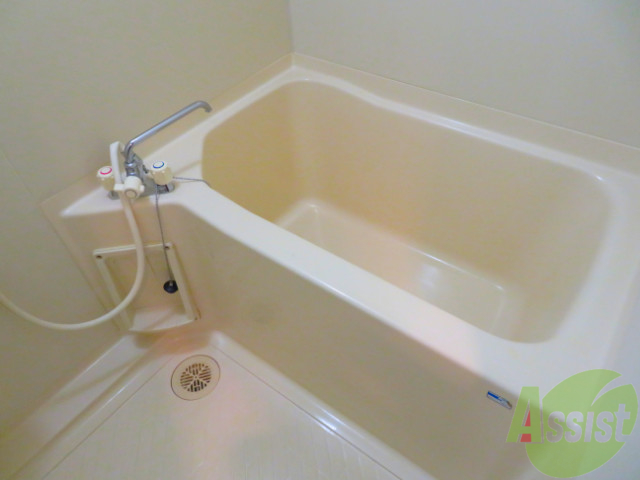 バス・シャワールーム　疲れた時はゆっくり湯船につかりましょう。