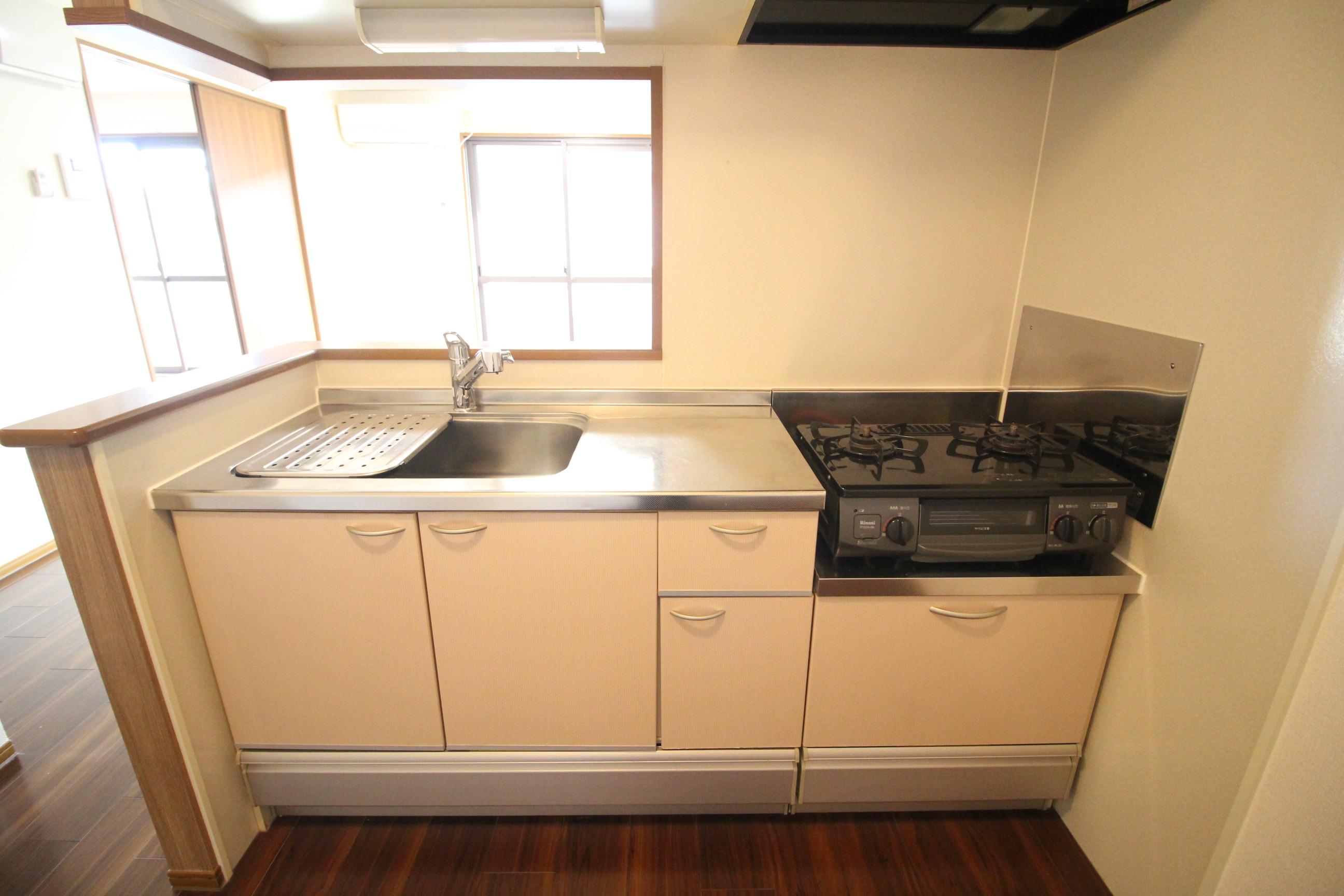 キッチン　2口コンロで同時調理可能♪