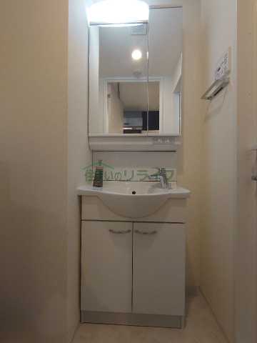 洗面設備　※参考写真です。似た間取り・他部屋の写真となります。