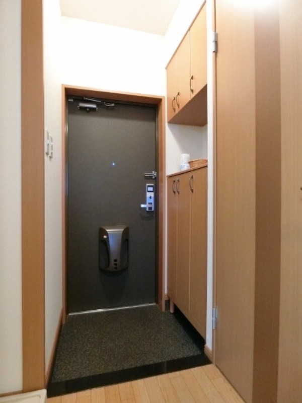 玄関　図面と現状に相違がある場合には現状を優先