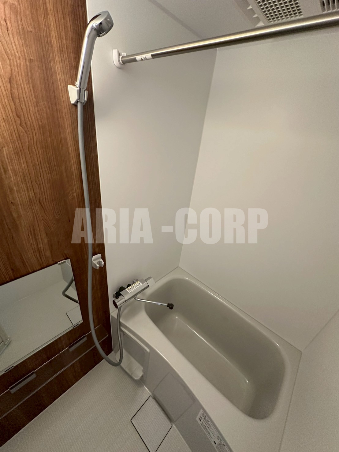 バス・シャワールーム　追炊き・浴室乾燥機付きのバスルーム♪