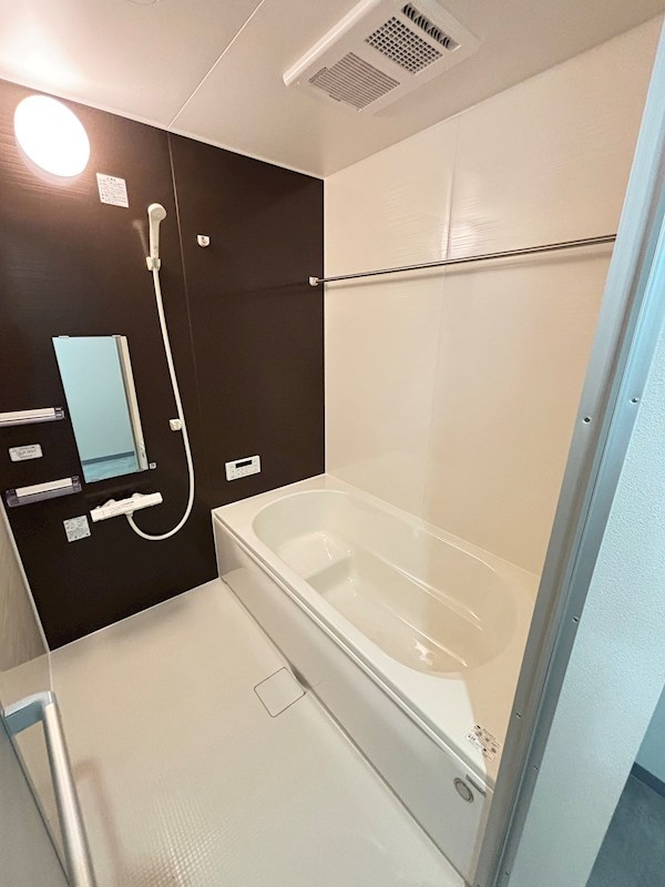 バス・シャワールーム　※同アパート内の内装・間取りの同じ別部屋参考画像