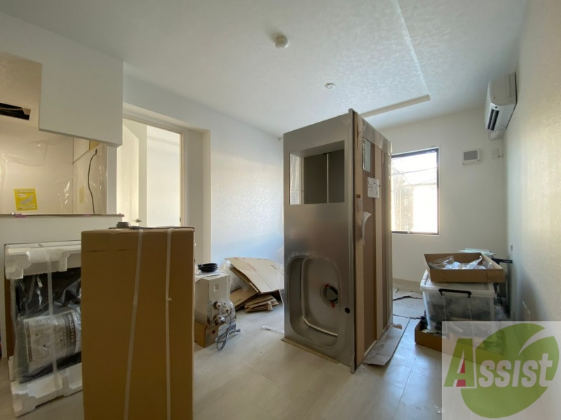 居室・リビング　広くてキレイなお部屋が広がっていて、充実した生活が送れそう。