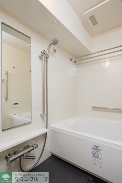 バス・シャワールーム　※写真は同タイプ住戸です。