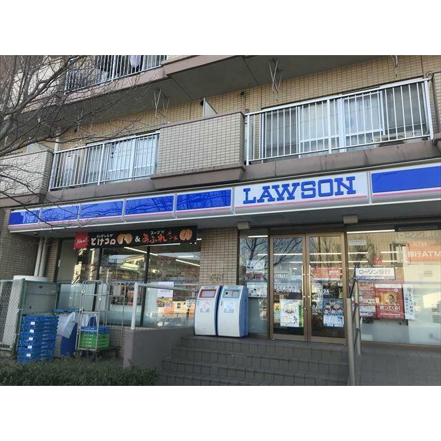 コンビニ　ローソン（コンビニ）まで900m