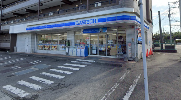 コンビニ　ローソン日本文理大学通店（コンビニ）まで190m